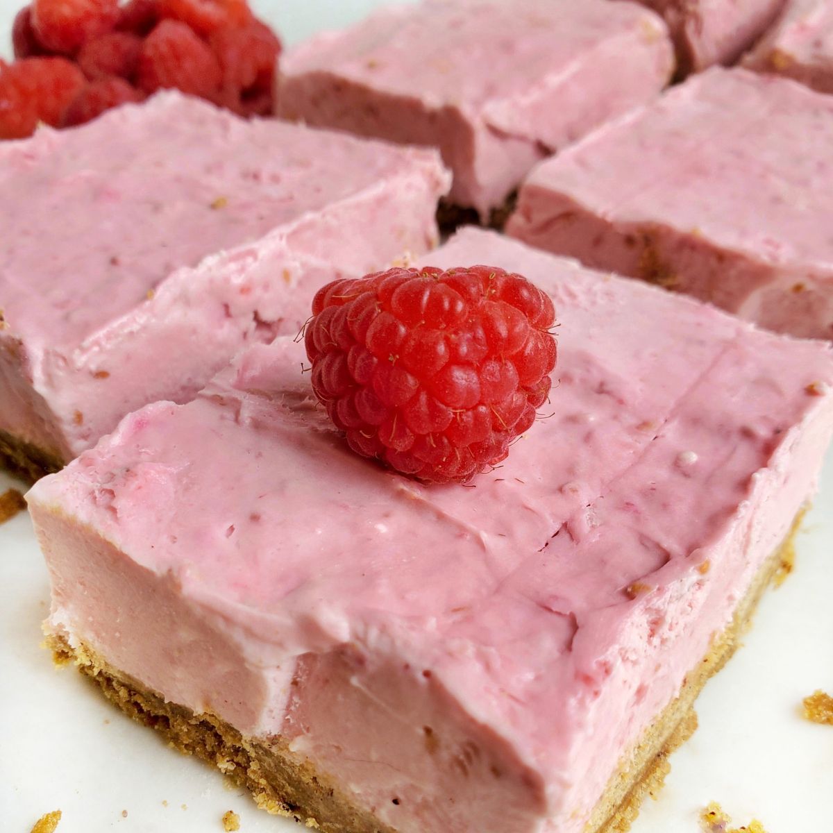 no bake paleo raspberry cheesecake bars