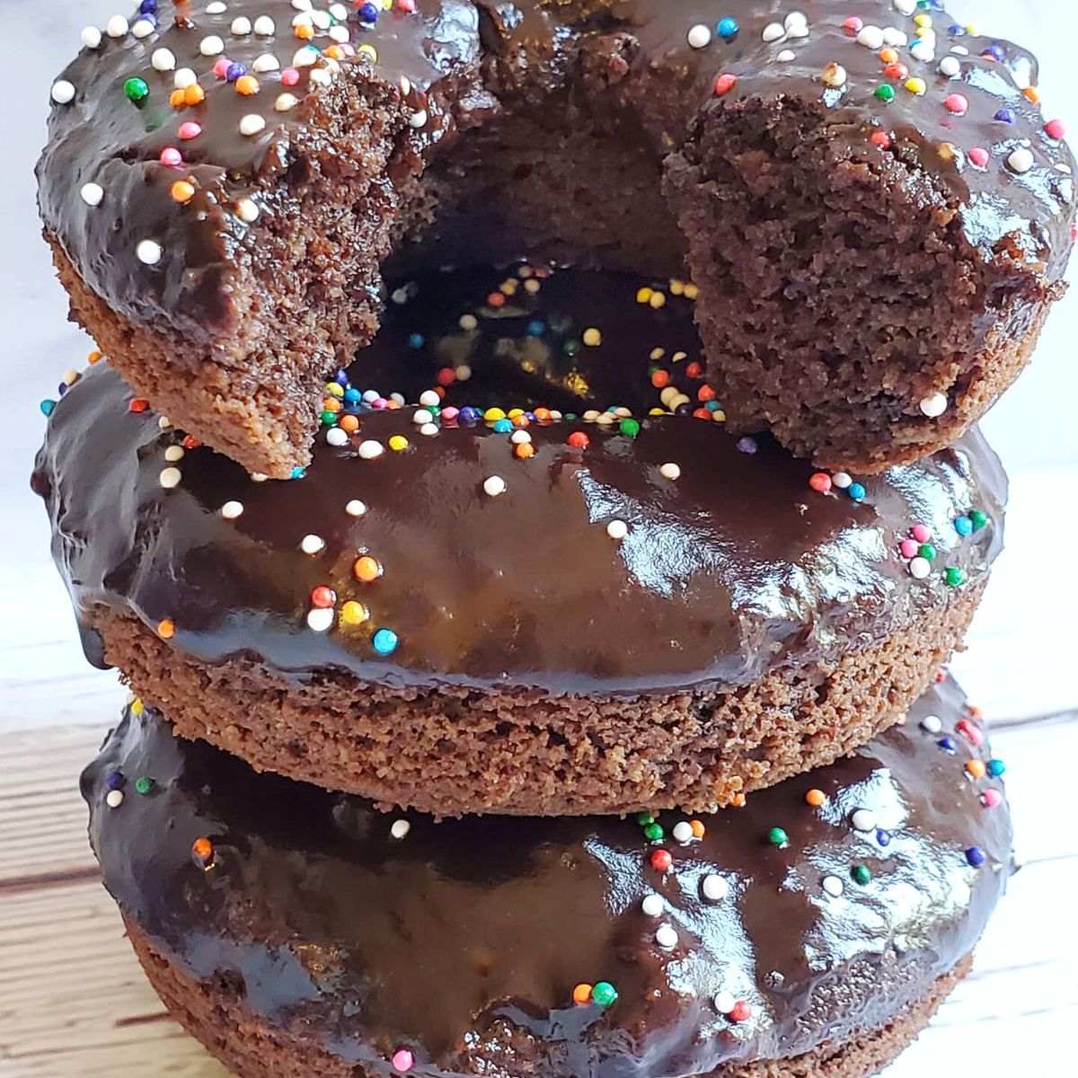 healthy chocolate donut recipe that is gluten-free, dairy-free, grain-free and refined sugar free