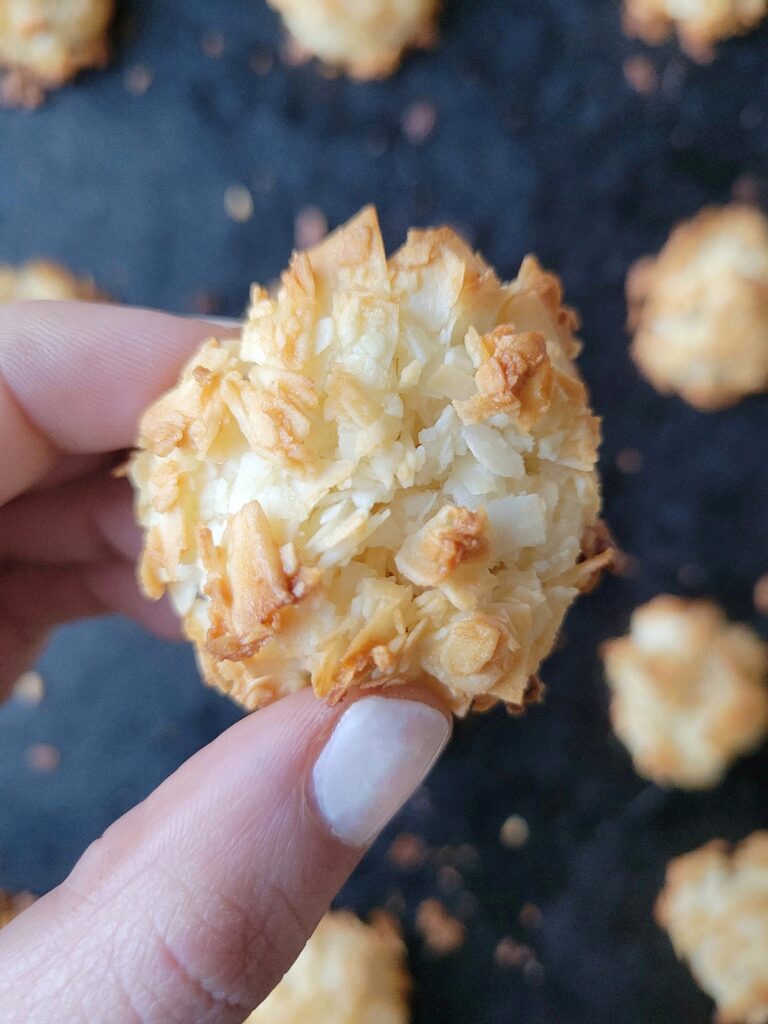 Flourless Gluten-Free coconut macaroons recipe