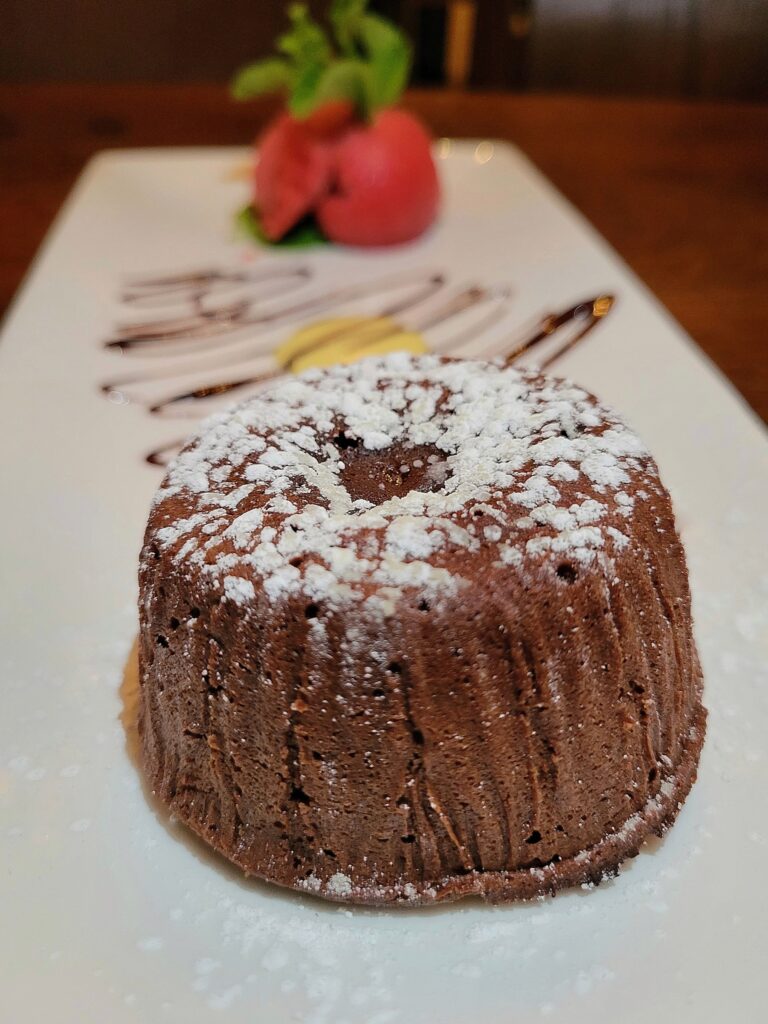 gluten free lava cake and gluten free cannolis from senza gluten nyc