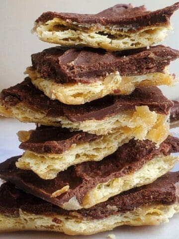 easy gluten free Christmas crack recipe made with schar gluten free table crackers