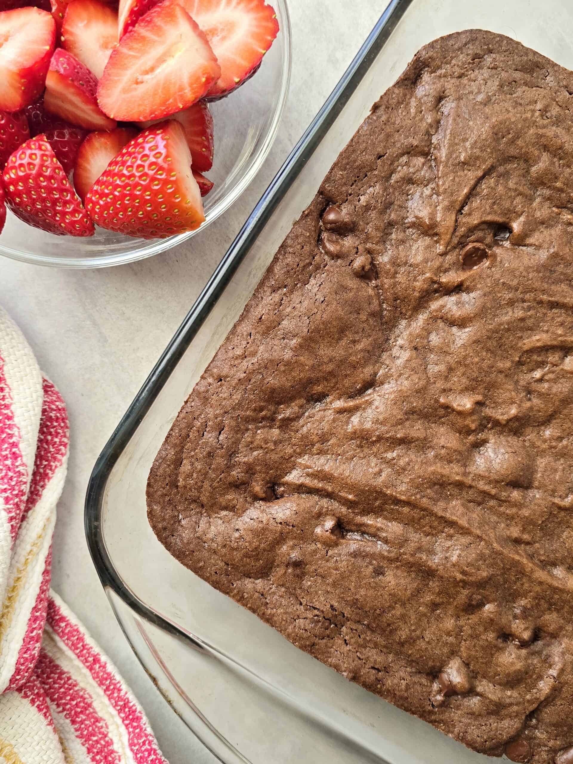 Easy gluten free chocolate dessert with strawberries